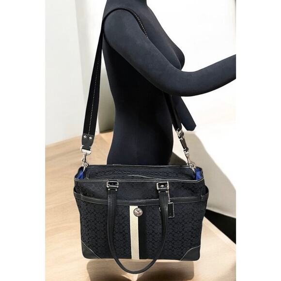 Y2K Coach F13813 Voyager Signature Diaper/Multifunction Tote Bag - Picture 9 of 14